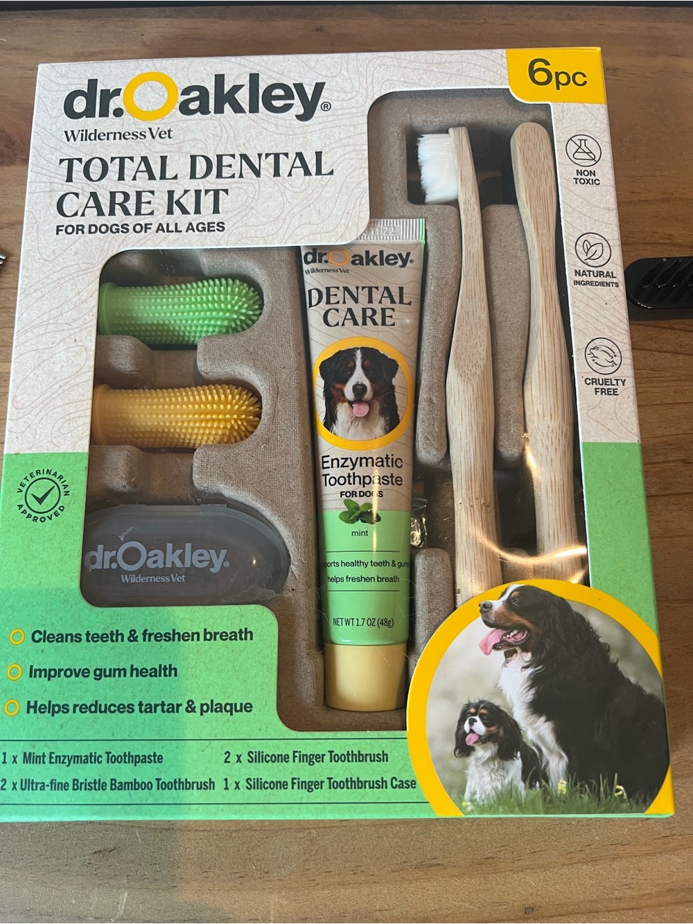 Grooming bundlOakley Total Dental Care Kit for Dogs - Green, Yellow, Natural Woo